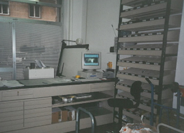 Interno della prima sede aziendale in via Molfino - Genova, anno 1998