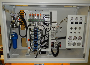 Armadio oleodinamico e pneumatico MATR. 16116 per Centro di fresatura a portale e traversa mobile